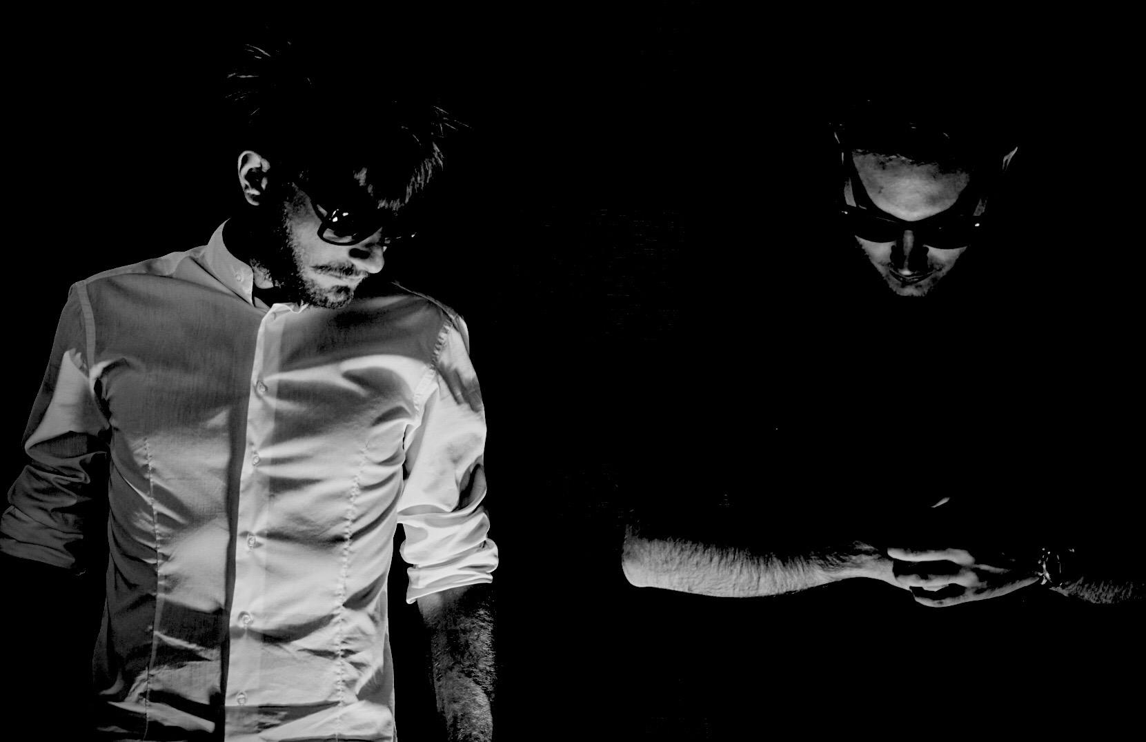 A photo of electronic duo Glisz