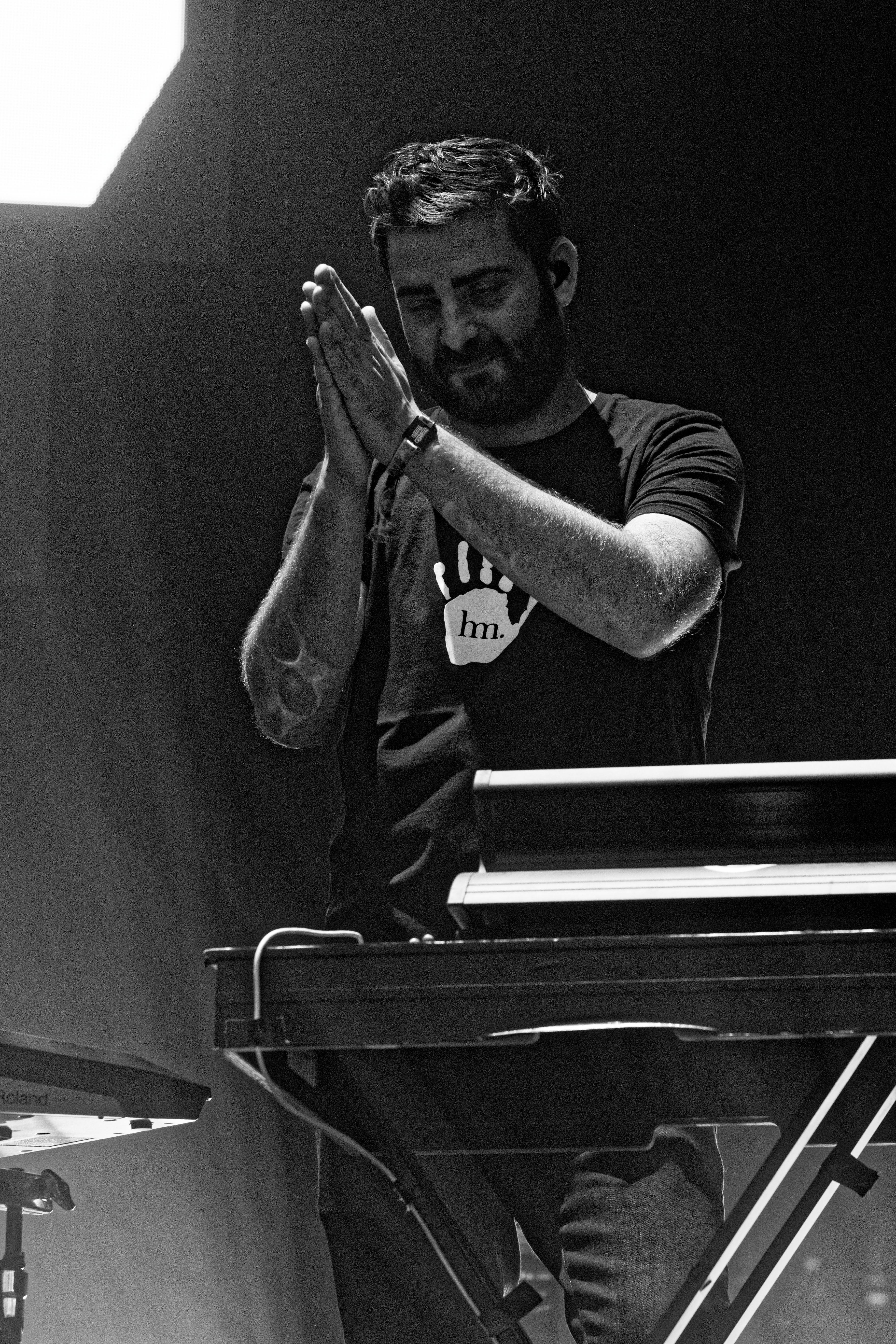 N'To, photographed live